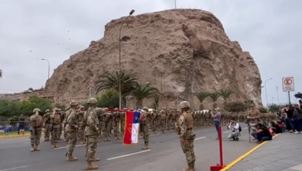 Cien Águilas participa de Juramento a la Bandera en Arica